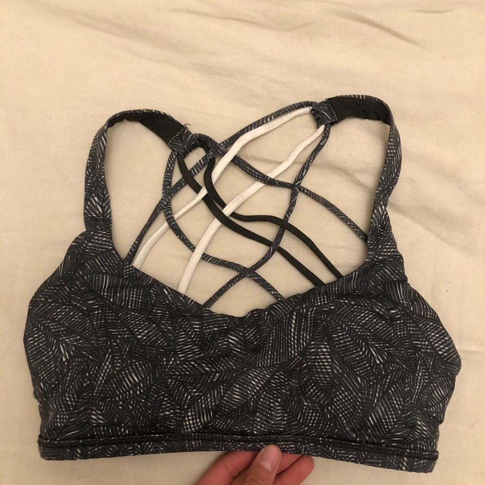 Lululemon Free to Be Sports Bra
